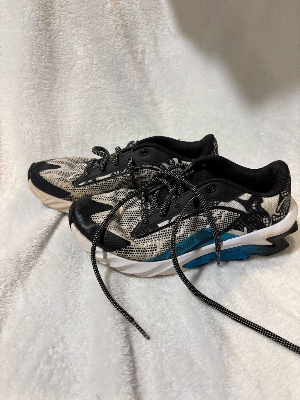 Under Armour Kids Sneakers - Black, White, Teal